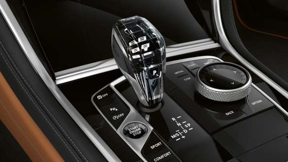 Szklana aplikacja "CraftedClarity".